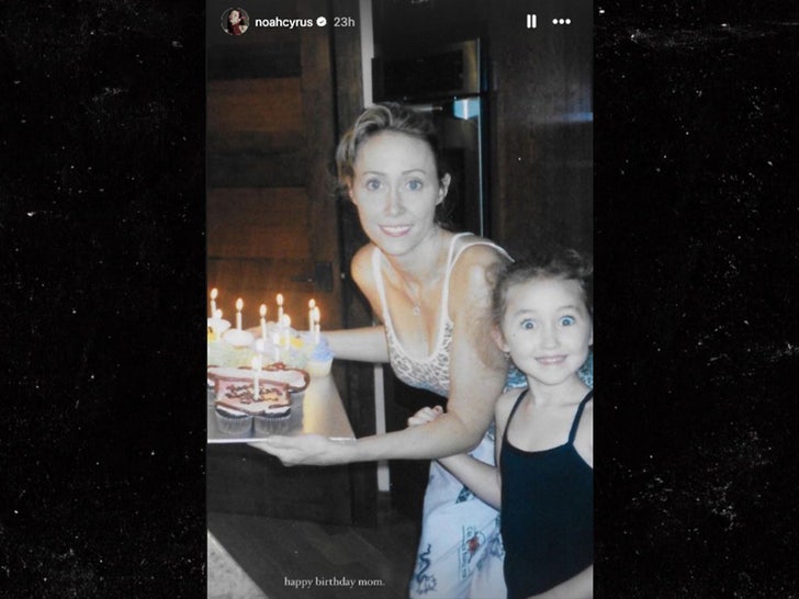 6ccc023927b948dc9310dc3a3df7bea4_md Noah Cyrus Instagram