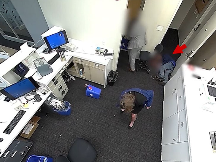 74773b534fa143a7967eb1703c30349e_md 061024-bank-hostages-man-down-primary