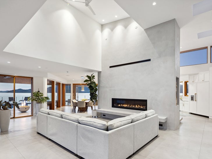 0614-fear-movie-house-canada-photos-primary-4