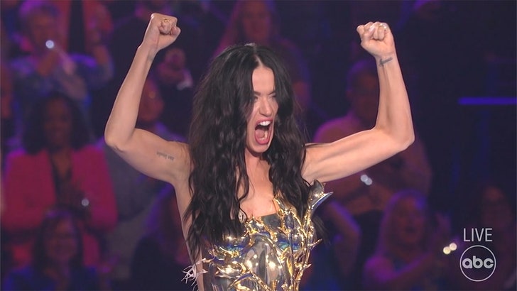 7c782be57e194494a8bda9348cc68923_md 052024_katy_perry_kal