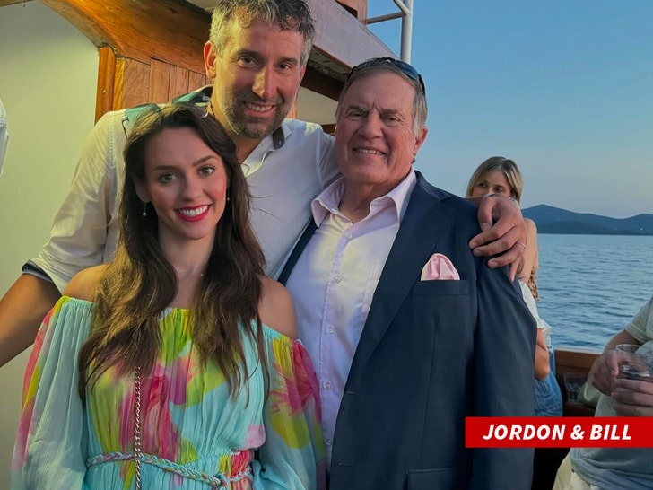 7e29410487e94dc6acaab8034430a084_md-6 Bill Belichick With Jordon Hudson