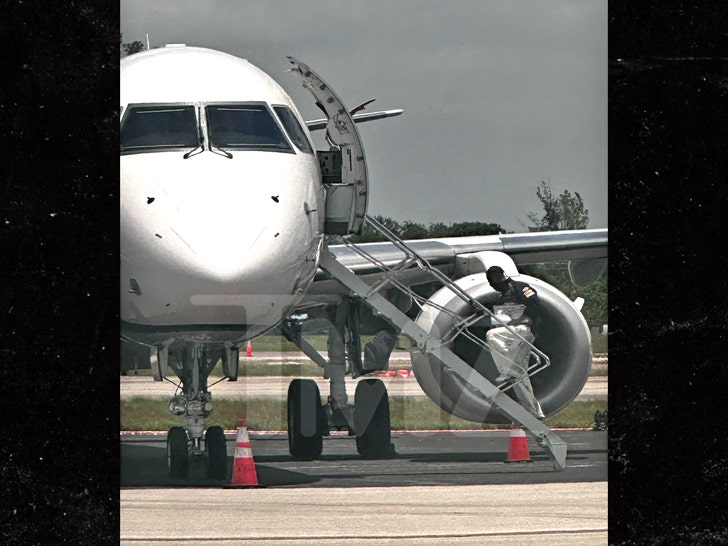 travis scott leaving miami