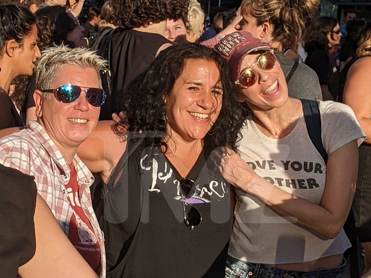 Sarah Silverman Participates in Women's March in NYC