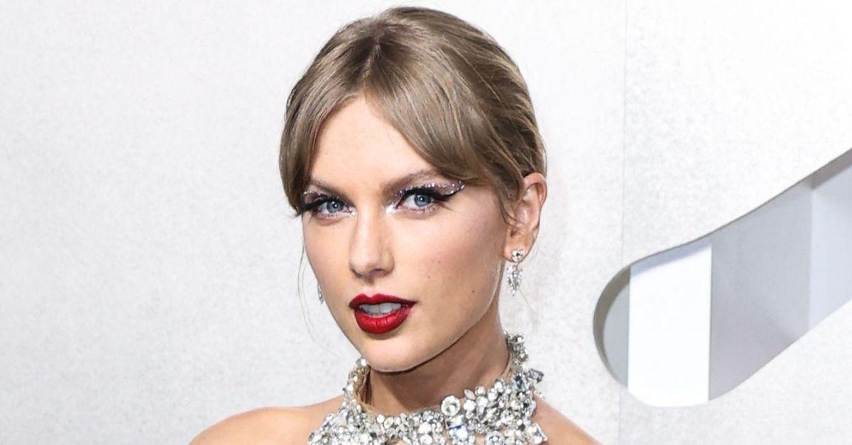 9-1764604685799 picture of Taylor Swift