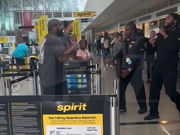 053124-spirit-airlines-fight-agents-primary