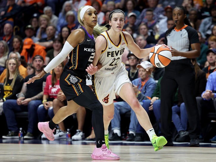 93bcdf6930e9487b9184588852123924_md Caitlin Clark On The Indiana Fever