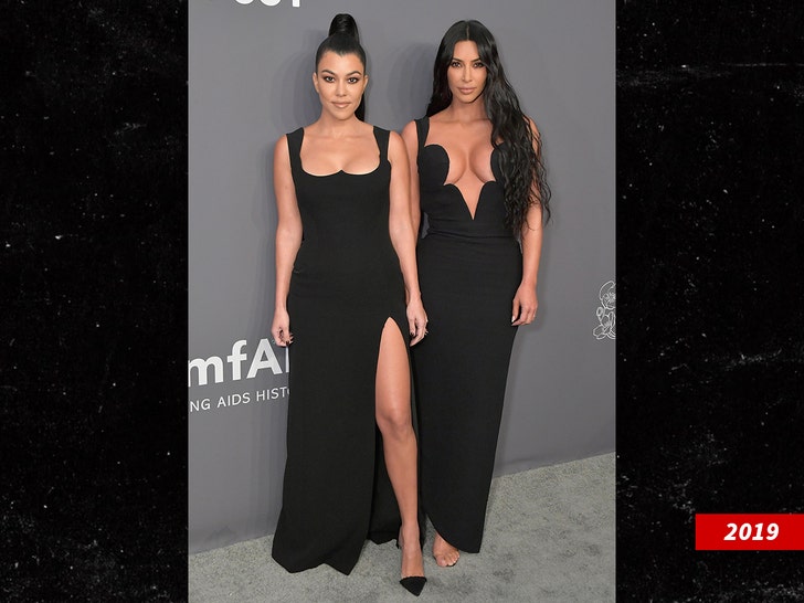 kim kardashian and kourtney kardashian