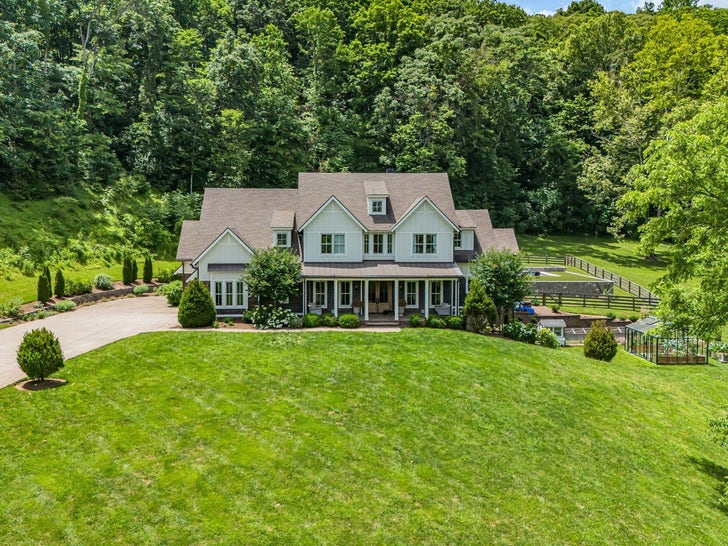 0606-Kristin-Cavallari-House-Tennessee-Ranch-Photos-primary-6