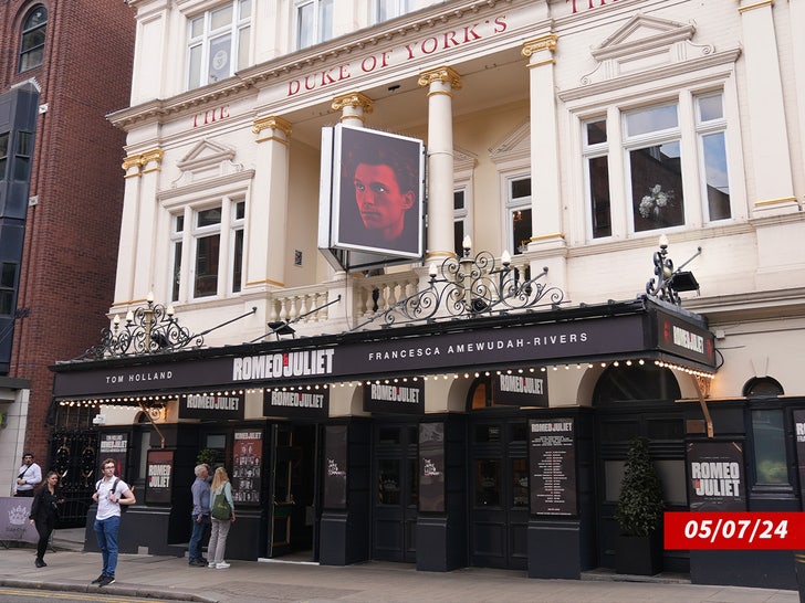 ad93045ba1f94467b89a2364bb1e58de_md Tom Holland Romeo and Juliet sub