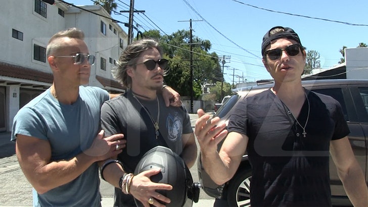 af8495eb0e7b45c8bafa2fa2445fed77_md Lawrence Brothers