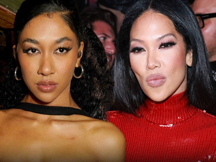 b2ab75aa8dbd42cdb6168d489394b769_md Aioki Lee Simmons Main_