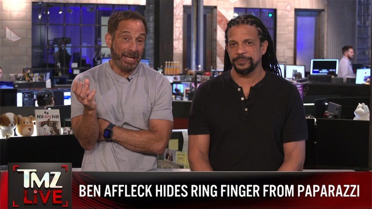 b6dec30dec7541168819e6e76b2cd9b6_md-2 052324_tmz_live_affleck_kal