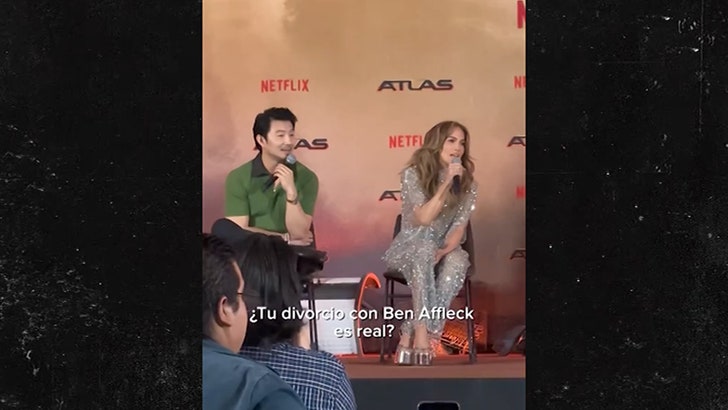 b95bb8cc19bd47bc810bea510f5a68ef_md-3 052324_jennifer_lopez-kal