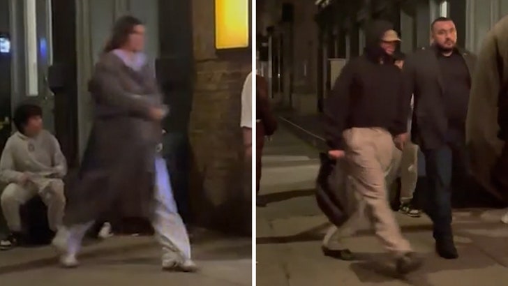 ba921a4e1bbc4a89ad98b77c202329c9_md 050724_kendall_jenner_bad_bunny_hotel_kal