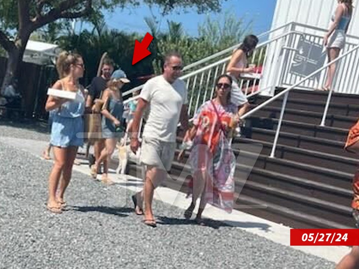 bacf89f9f41847ef8a929960e99fa674_md Sydney Sweeney in Florida