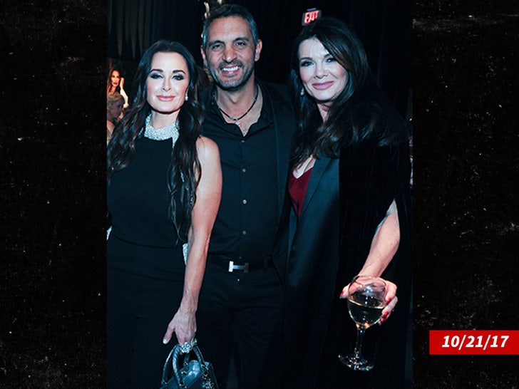 mauricio umansky Lisa Vanderpump Kyle Richards