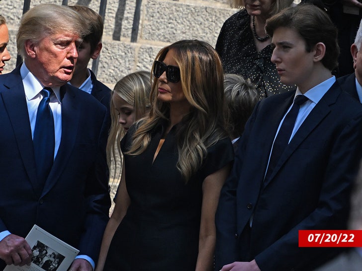 c0cad89eda044064b3438062d10e9e0b_md Barron Trump sub 1_