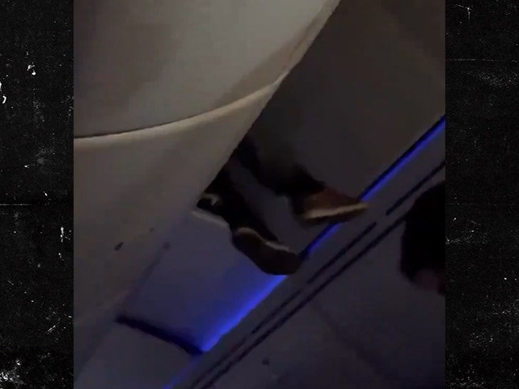 c27a4283226f4bd7923e5e1a2a85ad67_md 070124-extreme-turbulence-feet-primary