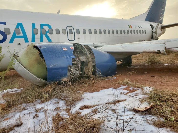 trans air Boeing 737 Blaise Diagne International Airport
