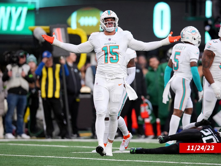 cca1e7c42c794617a20a95e25c9ad77d_md Jaelan Phillips