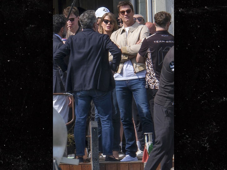 cf7104f3cbc649a1a02b616cfd46ce67_md Tom Brady_sub