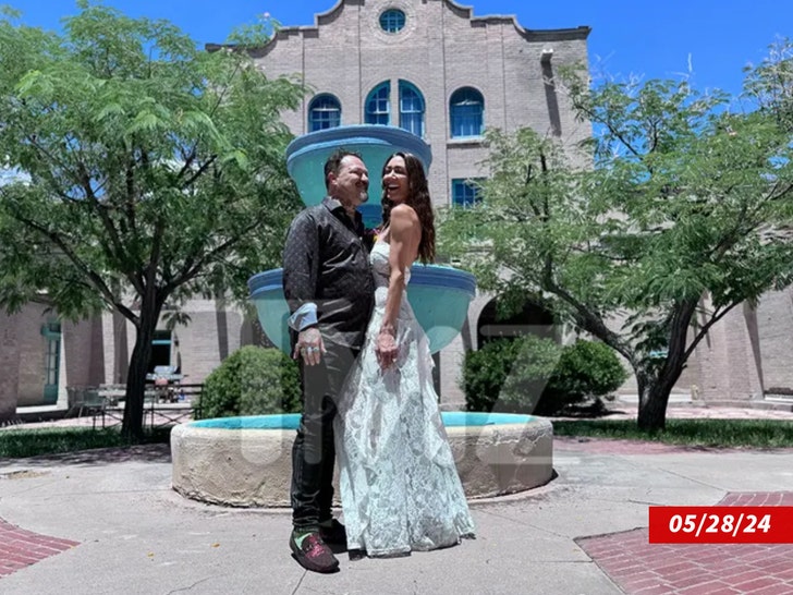 d5ae7b6528a5499099a574b41868e003_md bam margera wedding