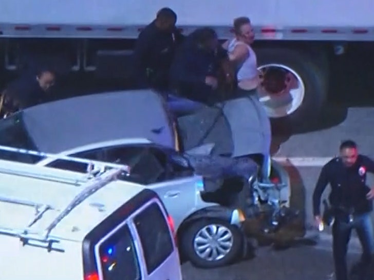 051724-405-crash-driver-cuffs-primary