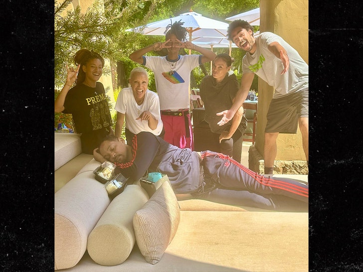 e03c412d47c345cda28bff17646d0637_md will smith and family