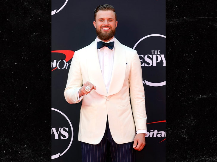 e0670e688a404d57bce61de385921b93_md harrison butker espys