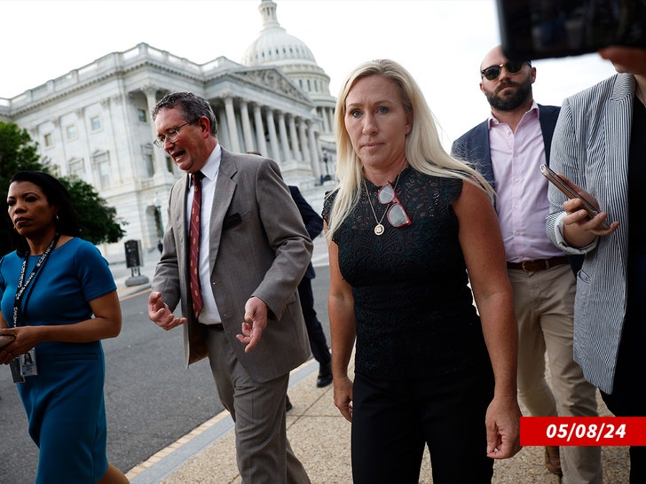 e49055341d054b8494011527baf721a3_md marjorie taylor greene