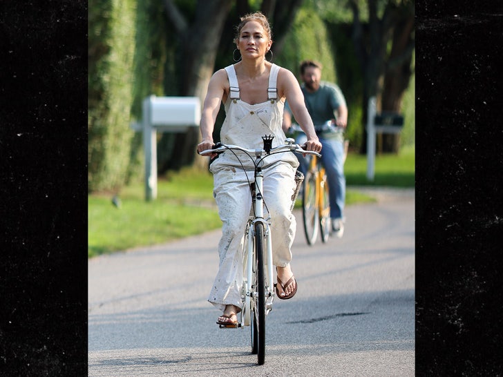 e5aa8e0e5c834828bce9e87c7e13c6f3_md jennifer lopez the image direct