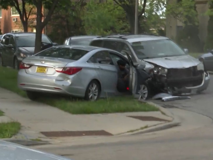 052124-car-crash-wreck-primary