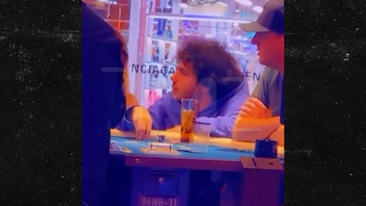 051024-benny-blanco-kal