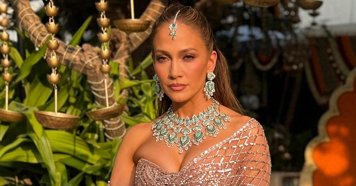 jennifer-lopezs-shocking-new-year-resolution-revealed-and-it-involves-a-lot-of-plastic-surgery-after-mood-boosting-boob-job1-1764962840335 Lopez is still recovering emotionally from her divorce with Affleck.