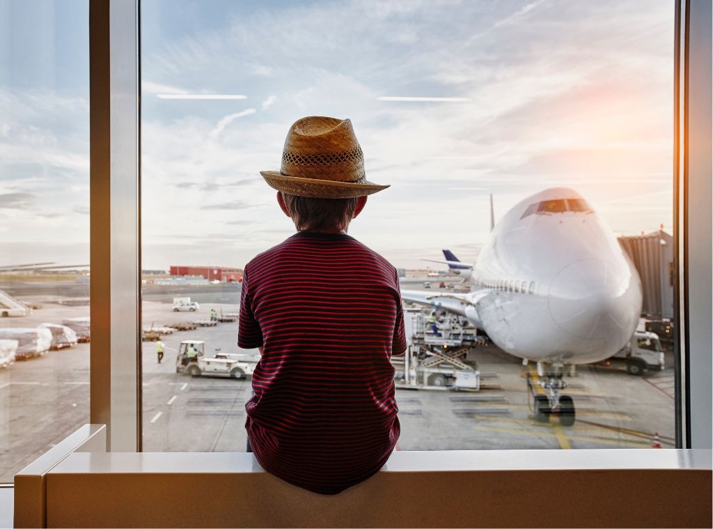 shop_airplane travel with kids_hero