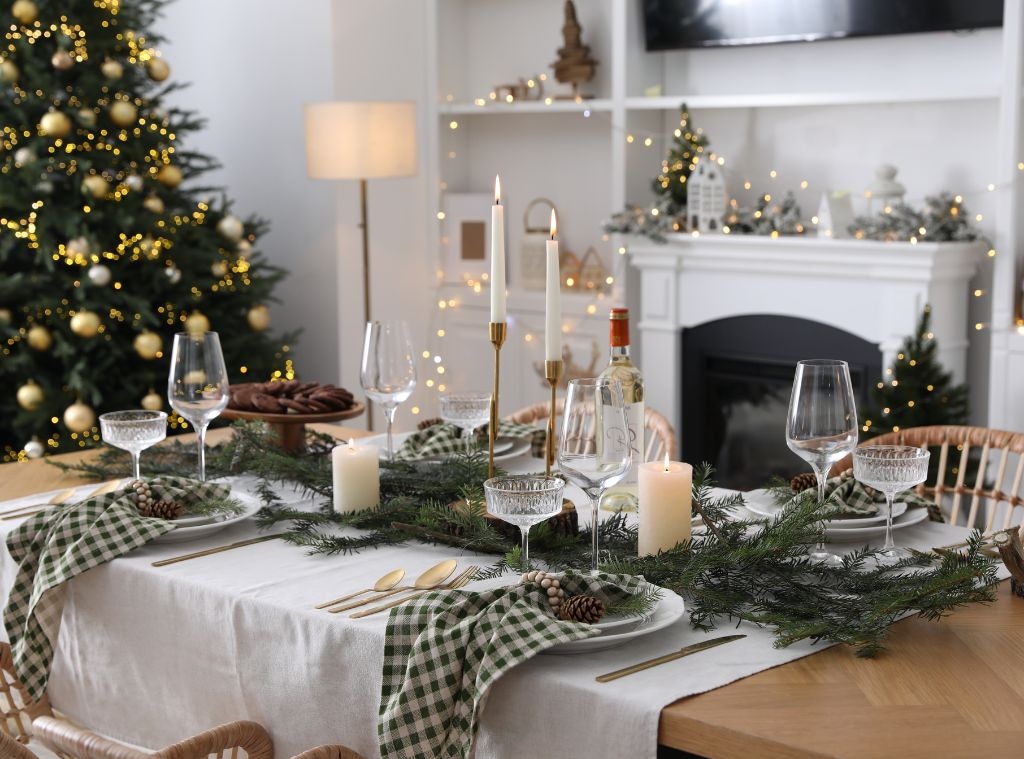 shop - xmas decor - hero image