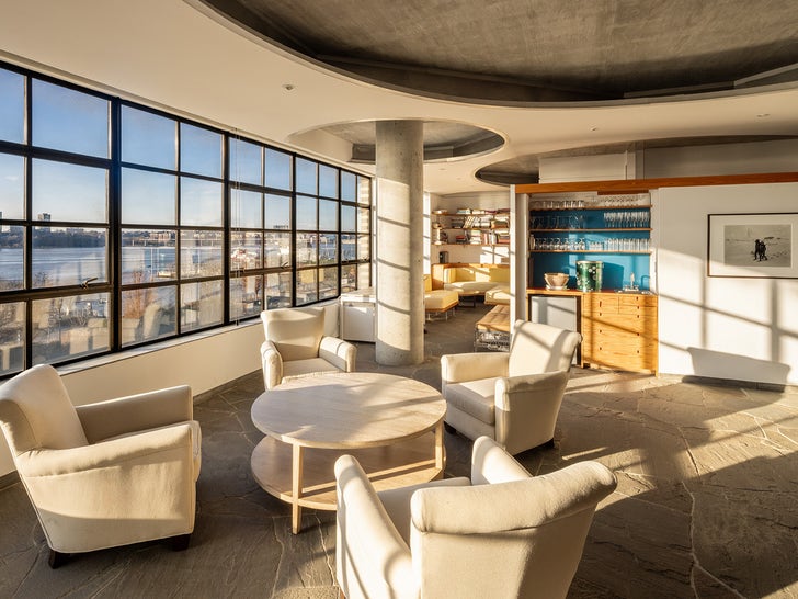 0321-Annie-Leibovitz-New-York-Studio-photos-primary-4