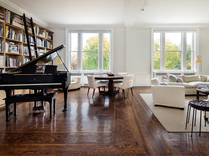 0220-Annie-Leibovtiz-NYC-Condo-Piano-Views-SUB