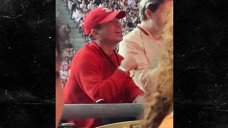 030424_barry_keoghan_kal