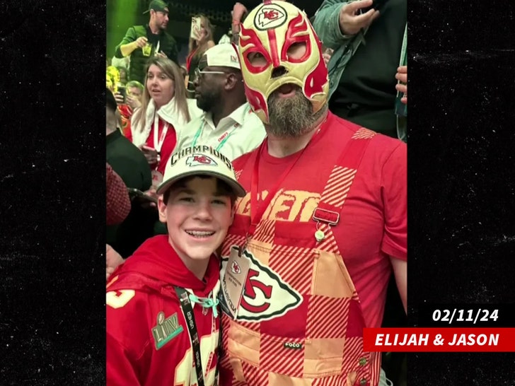 053c0ed8eb5043d0aa66df4e6beccee0_md 0216 Elijah Smith jason kelce