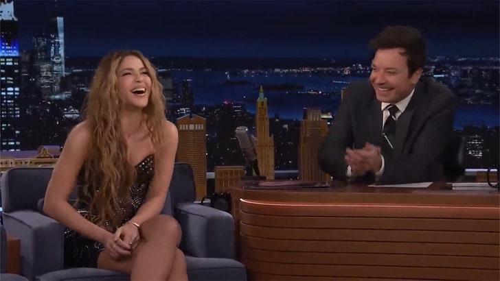 032724_shakira_fallon_kal
