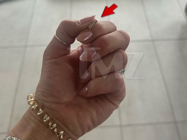 alexis bellino earing