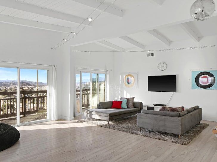 0410-Stilt-Home-From-Heat-For-Sale-primary-3