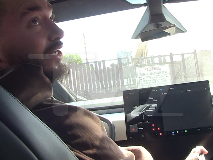 030424-j-balvin-interior-primary