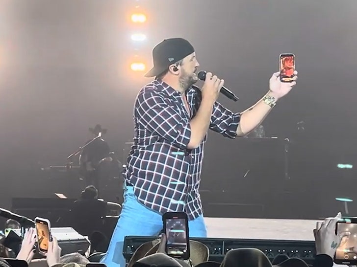 042124-luke-bryan-fall-rewatch-primary