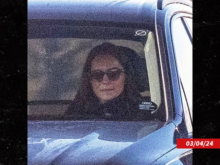 106b624491c84d9990df33f3284a0cdf_md kate middleton driving in the uk
