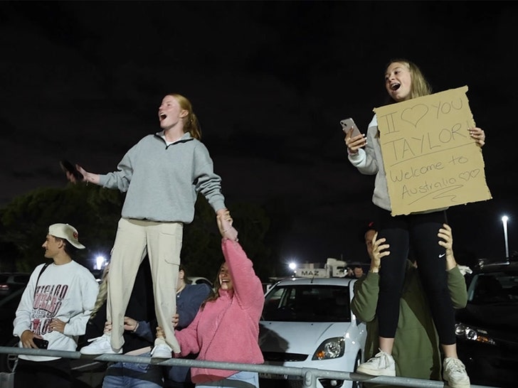 117e713d6eb54ce6bc9fc6b210a2510c_md 021424-taylor-swift-australia-fans-primary-v1