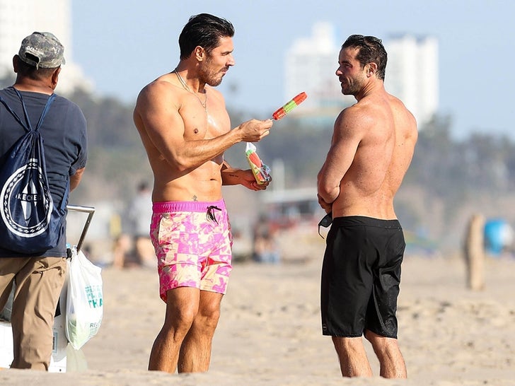 0318-Chris-Appleton-Frederico-Santa-Monica-Beach-photos-primary-4