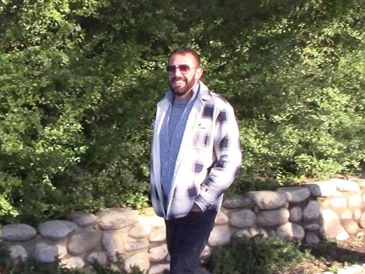 020924_ben_affleck-SG-smile