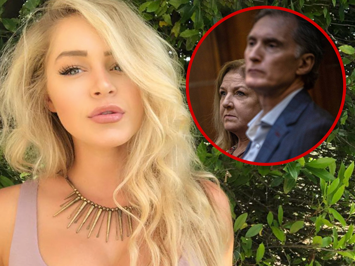 013124 Kim Clenney,Deborah Clenney courtney clenney - getty comp